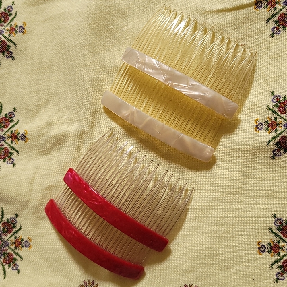2 pr Vintage Hair Combs